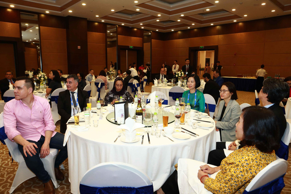 Đại biểu dự tiệc chia tay. (Ảnh: Doãn Tấn/TTXVN)