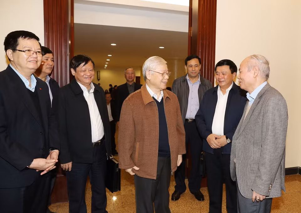 Tổng Bí thư, Chủ tịch nước Nguyễn Phú Trọng với các đại biểu dự cuộc họp. (Ảnh: Trí Dũng/TTXVN)