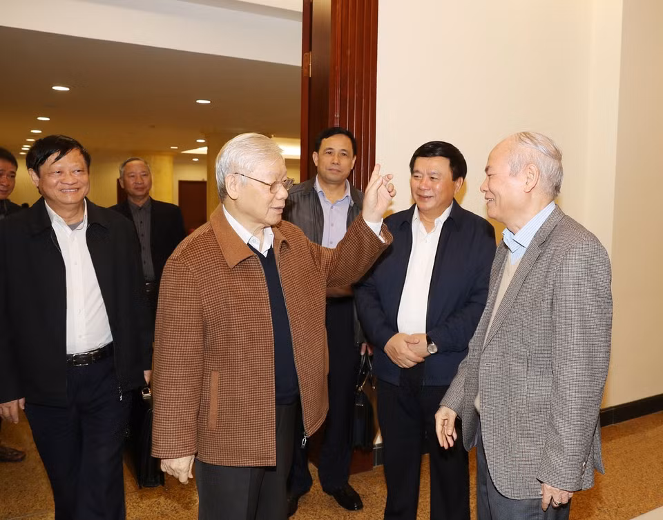 Tổng Bí thư, Chủ tịch nước Nguyễn Phú Trọng với các đại biểu dự cuộc họp. (Ảnh: Trí Dũng/TTXVN)