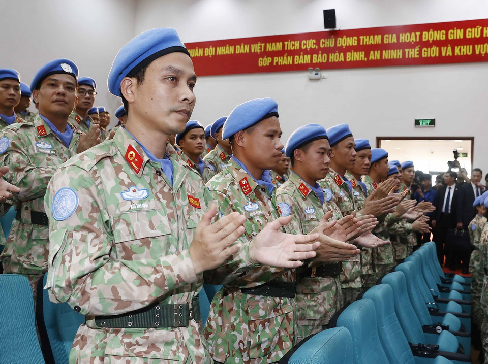 Cán bộ, chiến sỹ Cục Gìn giữ hòa bình Việt Nam tham dự cuộc gặp gỡ Chủ tịch nước Võ Văn Thưởng và Toàn quyền Australia David Hurley. (Ảnh: Thống Nhất/TTXVN)