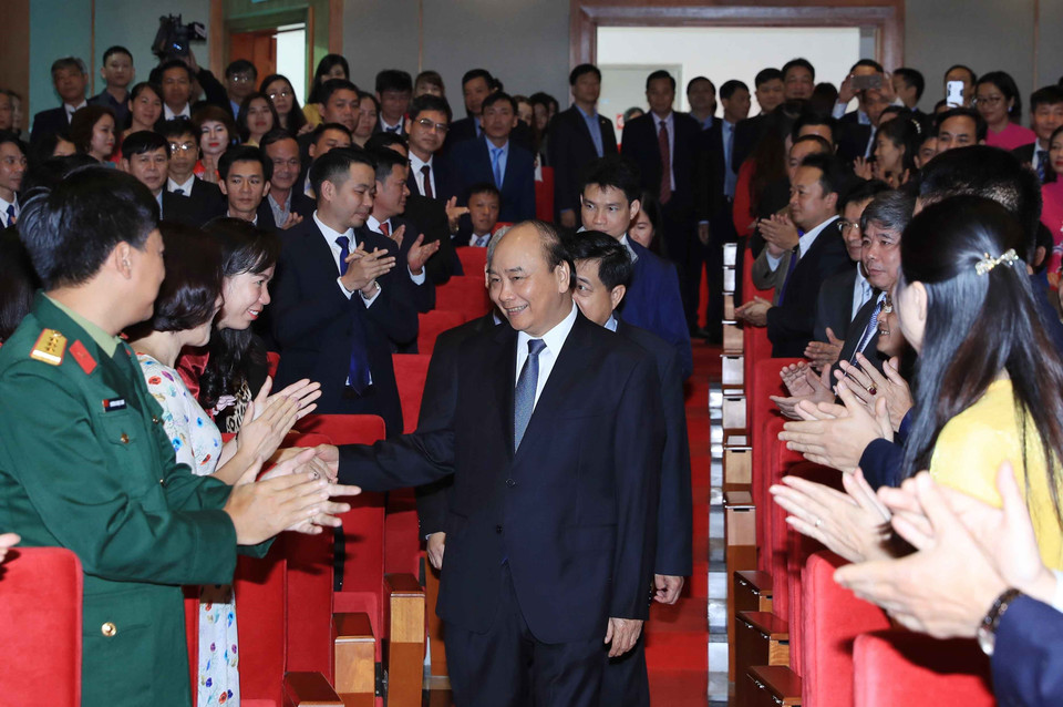 Thủ tướng Nguyễn Xuân Phúc với các đại biểu dự hội nghị. (Ảnh: Thống Nhất/TTXVN)