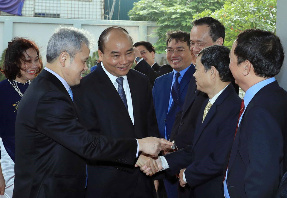 Sáng 6/1, tại Hà Nội, Thủ tướng Nguyễn Xuân Phúc đến dự và phát biểu chỉ đạo Hội nghị triển khai kế hoạch công tác và tập huấn phương án điều tra doanh nghiệp của Tổng cục Thống kê (Bộ Kế hoạch và Đầu tư). (Ảnh: Thống Nhất/TTXVN)