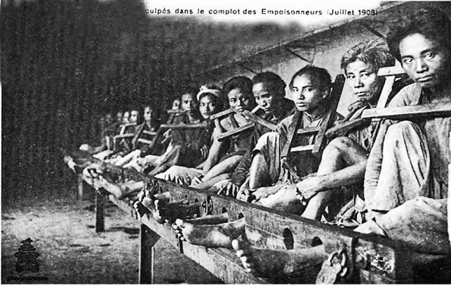 Những người bị thực dân Pháp bắt trong vụ khởi nghĩa của binh lính Việt Nam (vụ án Hà Thành đầu độc), năm 1905. (Ảnh: Tư liệu/TTXVN)