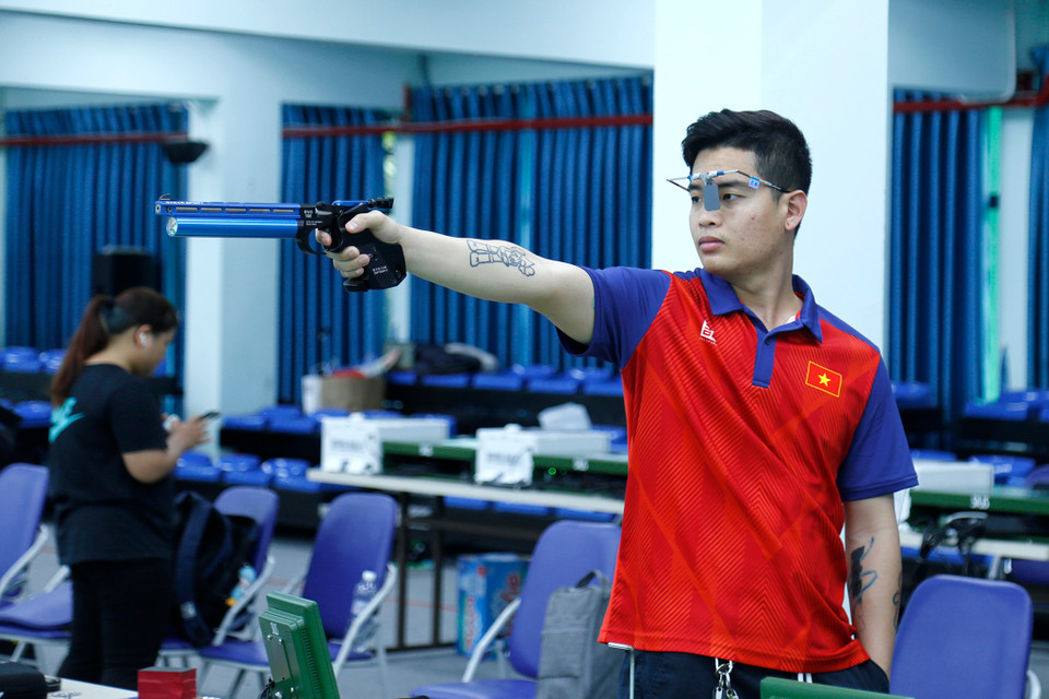 Là gương mặt tiêu biểu của Thể thao Việt Nam và là Vận động viên Nam xuất sắc nhất giải thưởng Cúp Chiến thắng 2023, xạ thủ Phạm Quang Huy đang được chờ đợi có thể vượt khả năng để hiện thực hoá hy vọng giành vé chính thức dự Olympic Paris 2024. (Ảnh: Việt Anh/Vietnam+)