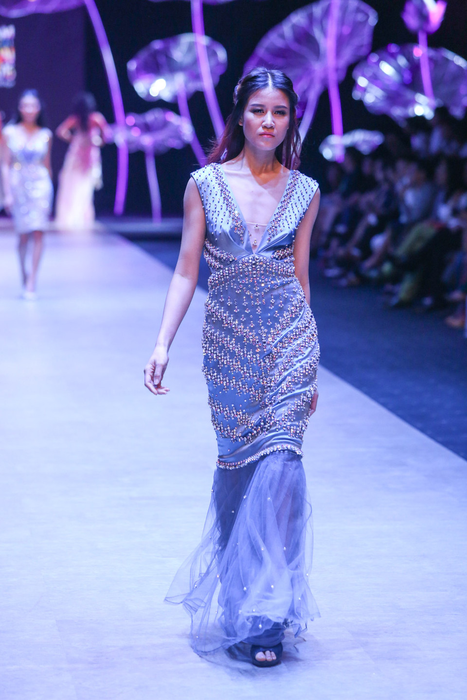 Từ chất liệu, kiểu dáng, phụ kiện đều được Nina Naustdal đầu tư xa xỉ và chăm chút kỹ lưỡng. 