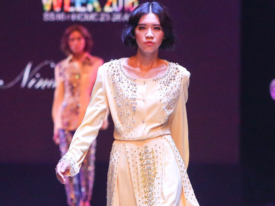 Lần đầu xuất hiện tại Tuần lễ thời trang quốc tế Việt Nam Xuân Hè 2016, Nina Naustdal mang đến quan niệm, những điều bình thường là những điều nhàm chán. (Ảnh: BTC)