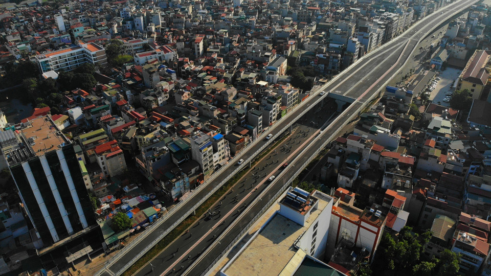 Toàn cảnh đường vành đai 2 trên cao, đoạn Ngã Tư Vọng-Ngã Tư Sở. (Ảnh: Danh Lam/TTXVN)