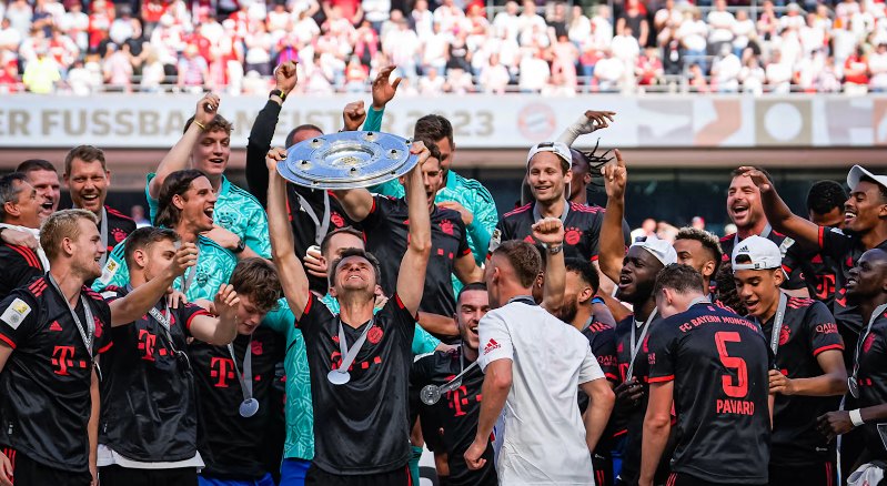Müller đã có trong tay chức vô địch Bundesliga thứ 11 liên tiếp và thứ 12 tổng cộng sau bàn thắng ấn định chiến thắng của Jamal Musiala trước Köln vào năm 2023. Không ai có thể sánh được với bộ sưu tập huy chương của nhà vô địch Bundesliga của Müller. (Nguồn:FCB)