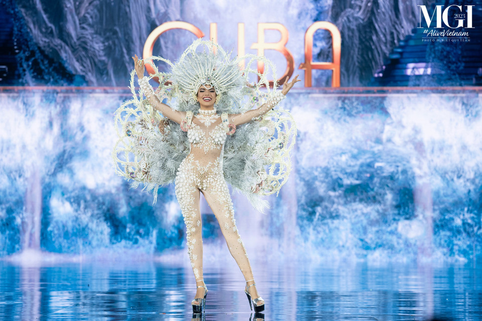 Không gian ăn uống cho thí sinh và êkíp còn được bố trí ngay tại sân khấu, nhằm tránh tình trạng thí sinh phải di chuyển liên tục, mất nhiều thời gian, ảnh hưởng đến quá trình tập luyện và sức khỏe trước mỗi phần thi. (Ảnh: BTC/Vietnam+)