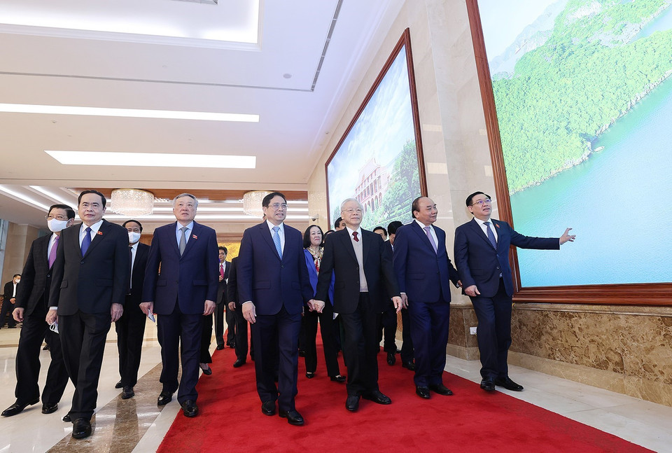 Tổng Bí thư Nguyễn Phú Trọng, Chủ tịch nước Nguyễn Xuân Phúc và Chủ tịch Quốc hội Vương Đình Huệ đến dự hội nghị. (Ảnh: Dương Giang/TTXVN)