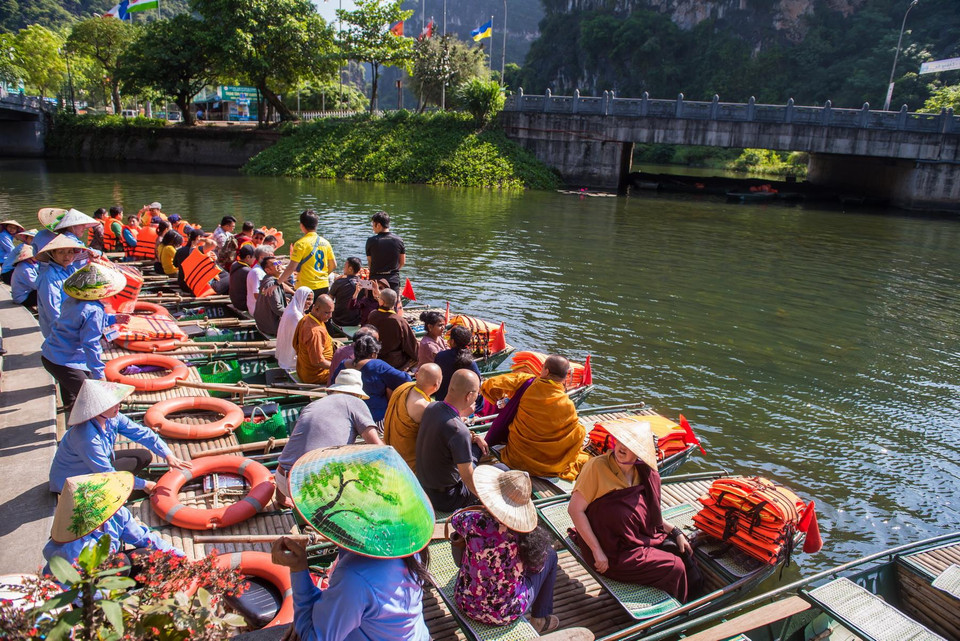 Thượng tọa Thích Đức Thiện, Phó Chủ tịch kiêm Tổng Thư ký Giáo hội Phật giáo Việt Nam, Tổng thư ký Vesak Liên Hợp Quốc 2019 cho biết, đại biểu quốc tế khi được mời đến tham dự Đại lễ được lựa chọn 5 tour khám phá các điểm đẹp ở Việt Nam. (Ảnh: PV/Vietnam+)