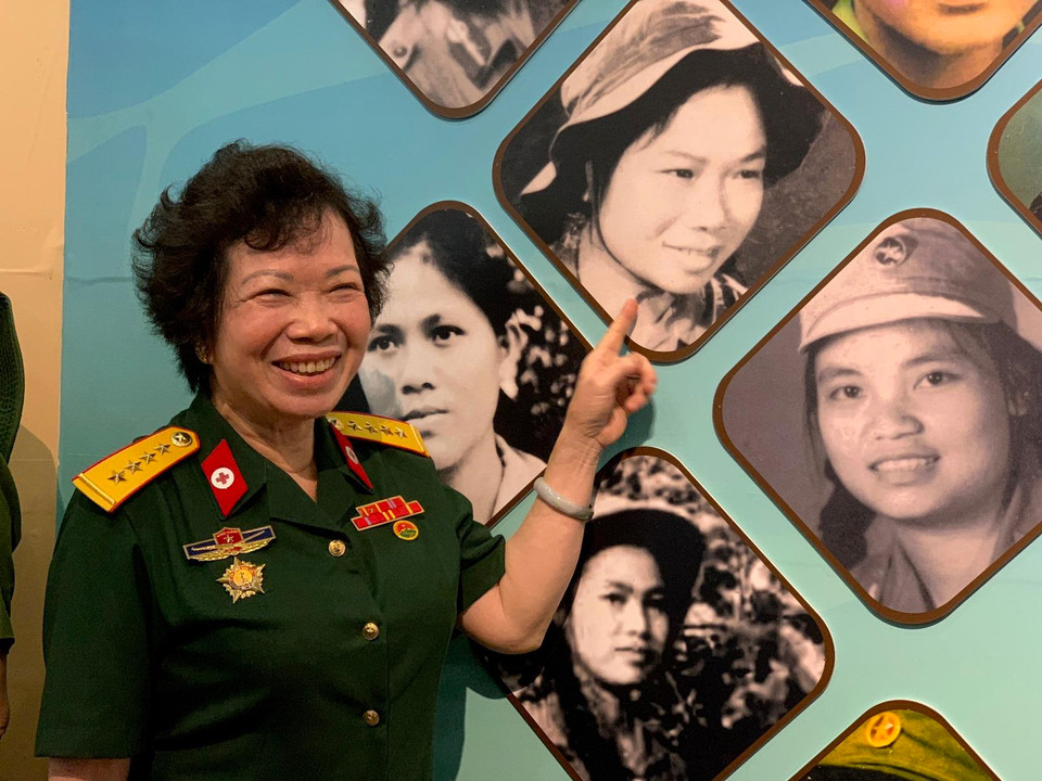 Nụ cười ngày ấy-bây giờ. (Ảnh: Xuân Mai/Vietnam+)