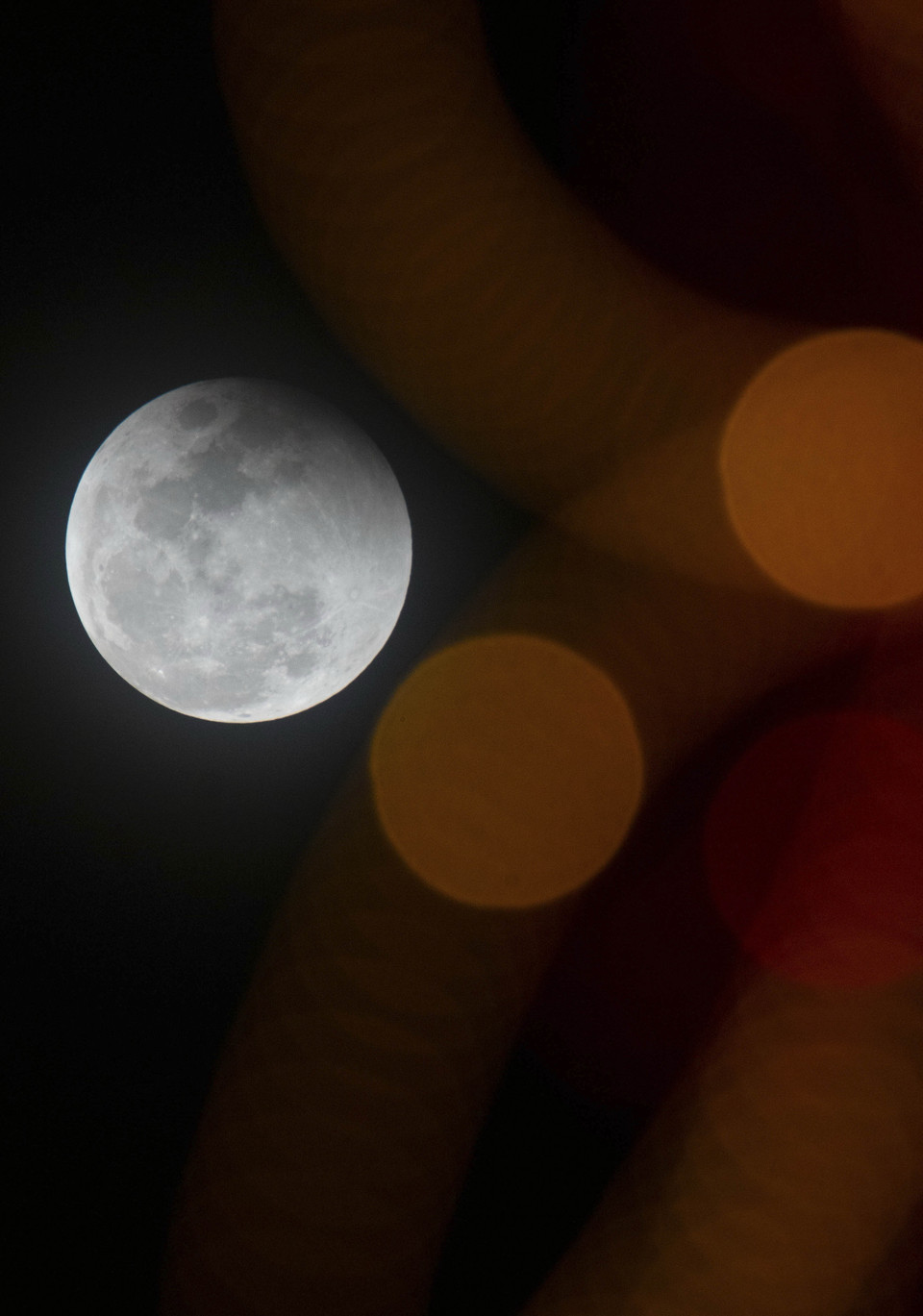 Nguyệt thực toàn phần từ điểm ngắm Hậu Giang. (Ảnh: Duy Khương/TTXVN)