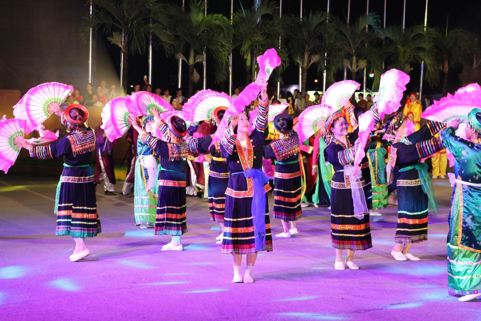 Một tiết mục đặc sắc tại Lễ hội đường phố. (Ảnh: Đức Phương/TTXVN)