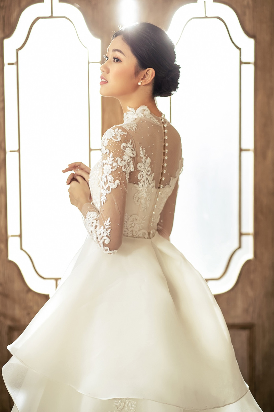 Cô được lòng khán giả bởi nét đẹp thanh tao nhưng lanh lợi cũng như được đánh giá là một trong những người đẹp thông minh của làng Hậu Việt. (Ảnh: May)