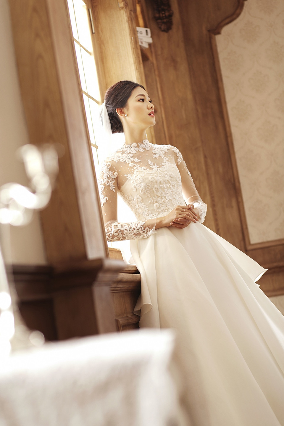  Hóa thân thành quý cô châu Âu, nhan sắc sinh năm 1994 ngày càng khẳng định vẻ đẹp khó cưỡng của mình. (Ảnh: May)