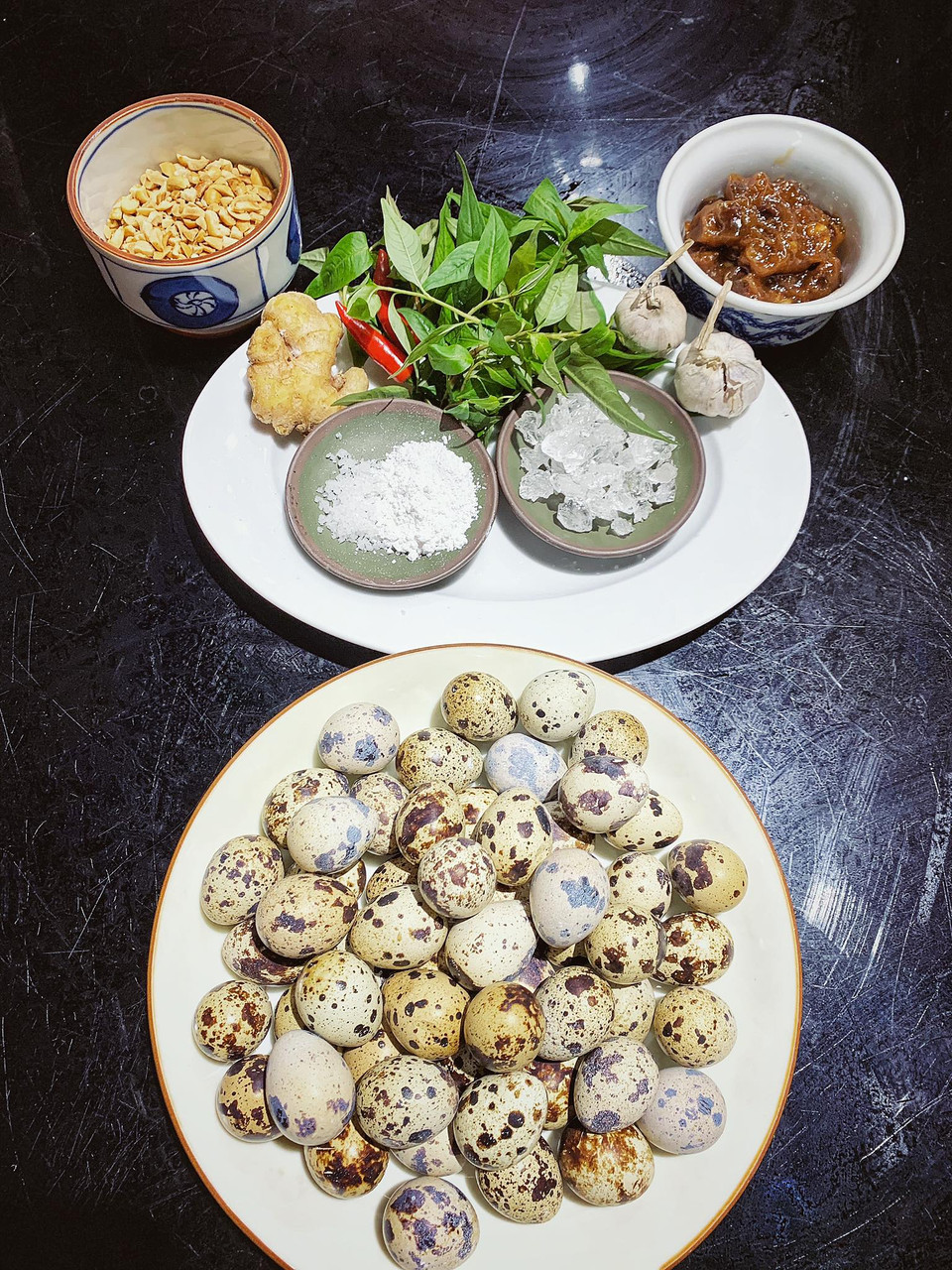 Toàn bộ nguyên liệu dành cho 5 khẩu phần. (Ảnh: Mai Mai/Vietnam+)