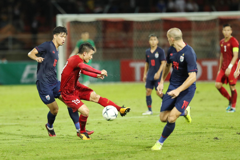 Pha đi bóng của tiền vệ Quang Hải. (Nguồn: TTXVN)