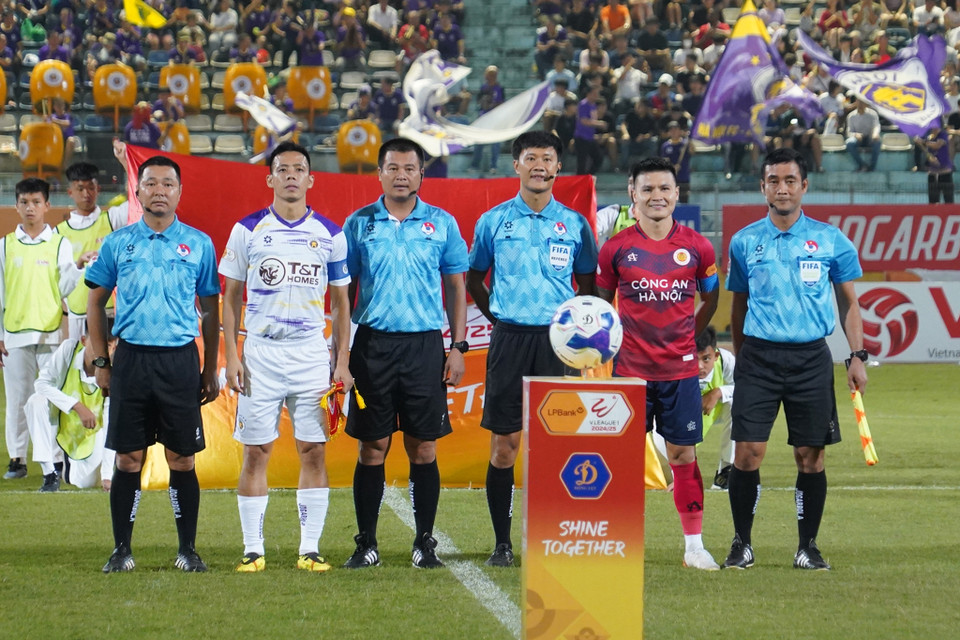 Tối 19/10, Hà Nội FC tiếp đón đối thủ cùng thành phố là Công an Hà Nội trong trận đấu muộn vòng 4 V-League 2024-2025. (Ảnh: Việt Anh/Vietnam+)