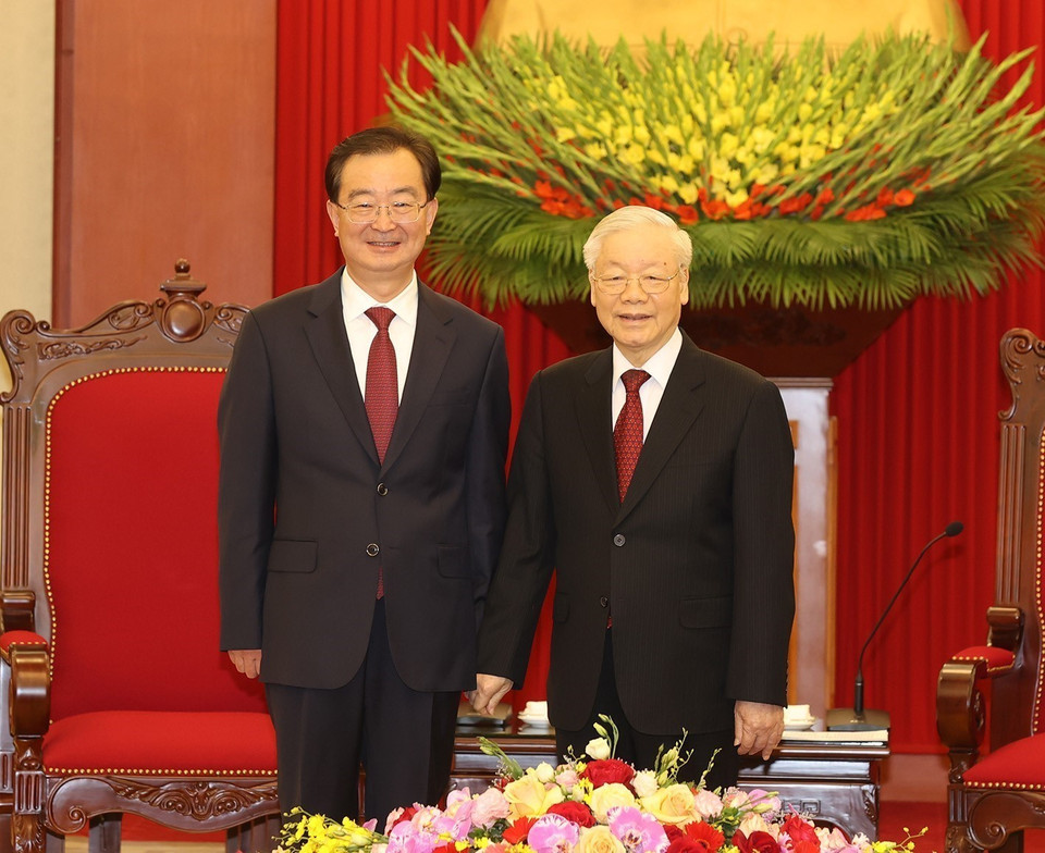 Tổng Bí thư Nguyễn Phú Trọng và ông Vương Ninh, Ủy viên Trung ương Đảng Cộng sản Trung Quốc, Bí thư Tỉnh ủy Vân Nam. (Ảnh: Trí Dũng/TTXVN)