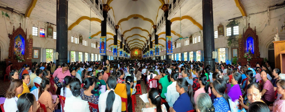 Đã có khoảng 7.000 các bà mẹ cùng về tham dự lễ thánh nữ Monica và thánh nữ Anê Lê Thị Thành. (Ảnh: Xuân Mai/Vietnam+)