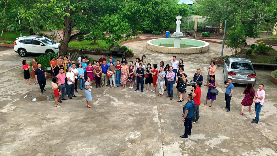 Du khách thăm quan Bảo tàng Dệt may Nam Định. (Ảnh: Xuân Mai/Vietnam+)