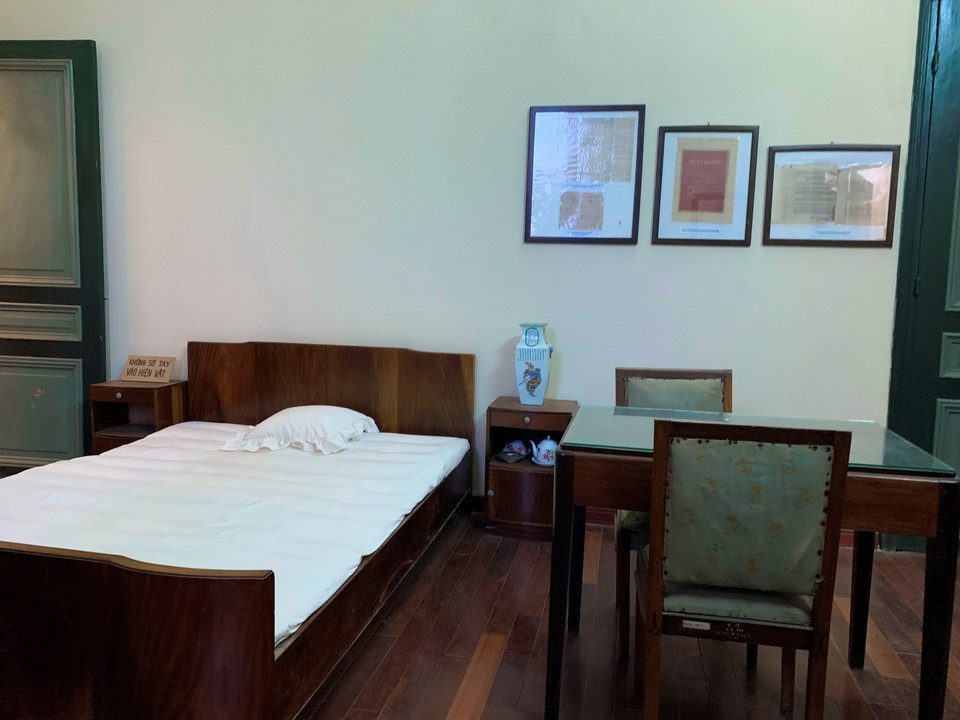 Đặc biệt, Bảo tàng còn trưng bày những hiện vật quý về Chủ tịch Hồ Chí Minh sau những lần Người về thăm và làm việc tại Nhà máy Dệt Nam Định. (Ảnh: Xuân Mai/Vietnam+)