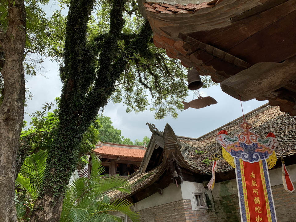 Chùa Vĩnh Nghiêm mang đậm bản sắc văn hóa Phật Việt ở chỗ nơi đây đã dành riêng hai ngôi nhà thờ Tổ theo dòng Thiền phái Trúc Lâm Yên Tử mà không có thờ tổ Bồ Đề Đạt ma. Hay như, theo bố cục kiến trúc của chùa cũng có thể hiểu rằng các tổ xưa theo đạo Phật nhưng vẫn coi trọng Phật giáo Ấn Độ và coi trọng Tông phái Đại thừa du nhập vào nước ta. (Ảnh: M.Mai/Vietnam+)