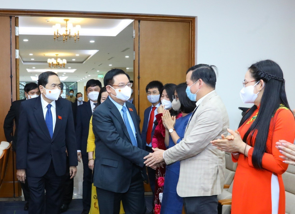 Chủ tịch Quốc hội Vương Đình Huệ đến dự hội nghị. (Ảnh: Văn Điệp/TTXVN)