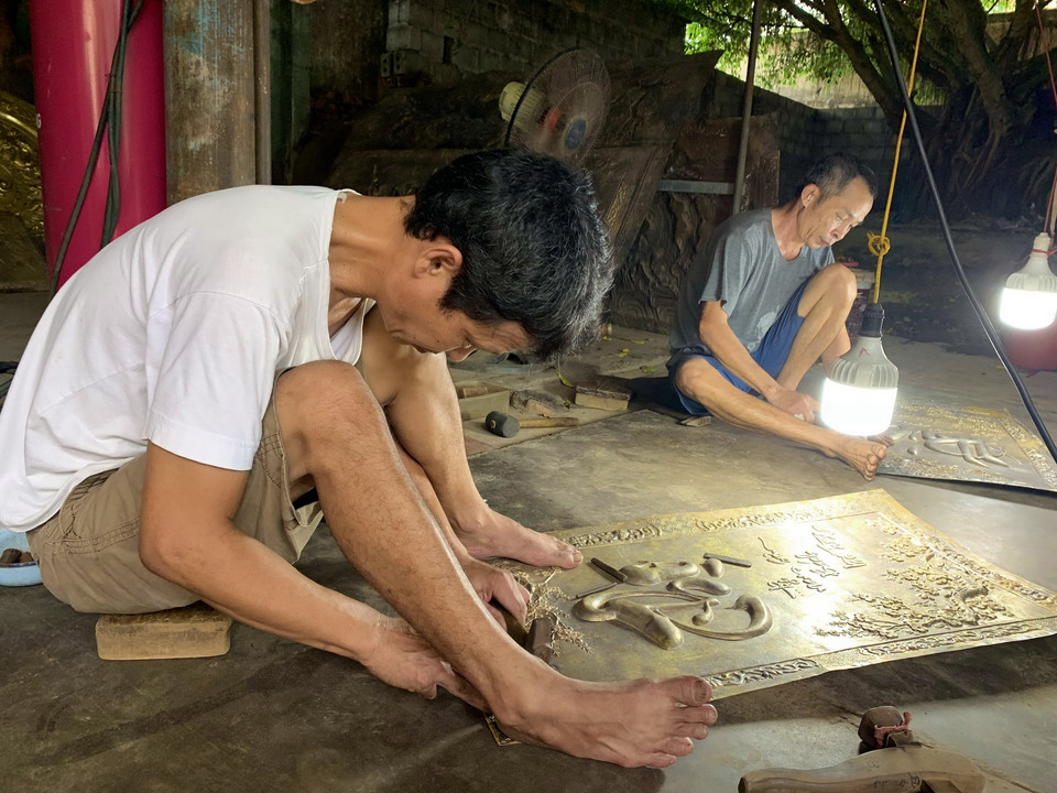 Cũng nhờ giữ được nghề mà người dân ven hữu ngạn sông Đồng Giang có nguồn thu nhập ổn định. (Ảnh: M.Mai/Vietnam+)