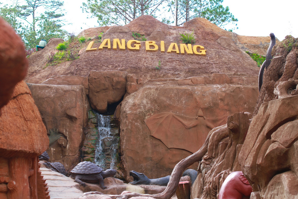 Đường hầm đất sét hay còn gọi làng đất sét nằm ở cuối thắng cảnh quốc gia hồ Tuyền Lâm. (Ảnh: Xuân Mai/Vietnam+)