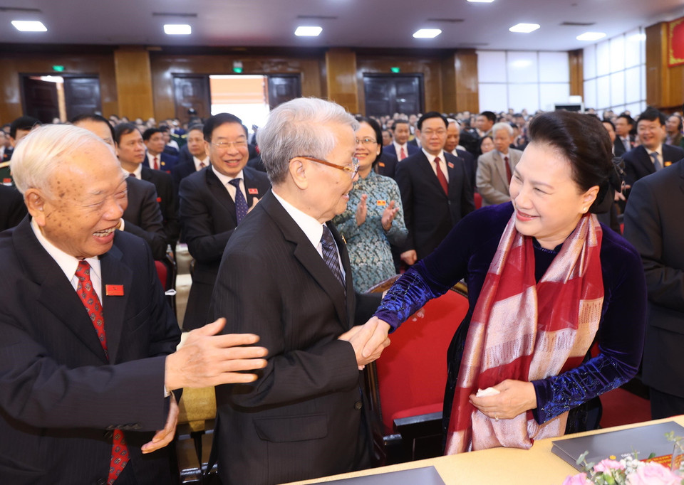 Chủ tịch Quốc hội Nguyễn Thị Kim Ngân với các nguyên lãnh đạo Đảng, Nhà nước dự Đại hội. (Ảnh: Trọng Đức/TTXVN)