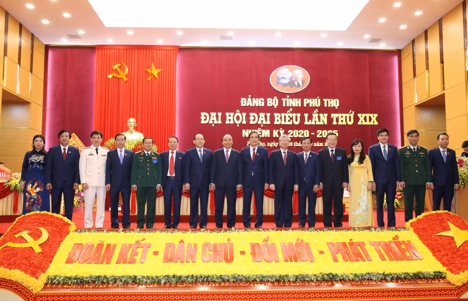 Thủ tướng Nguyễn Xuân Phúc với các đại biểu dự khai mạc Đại hội. (Ảnh: Dương Giang/TTXVN)