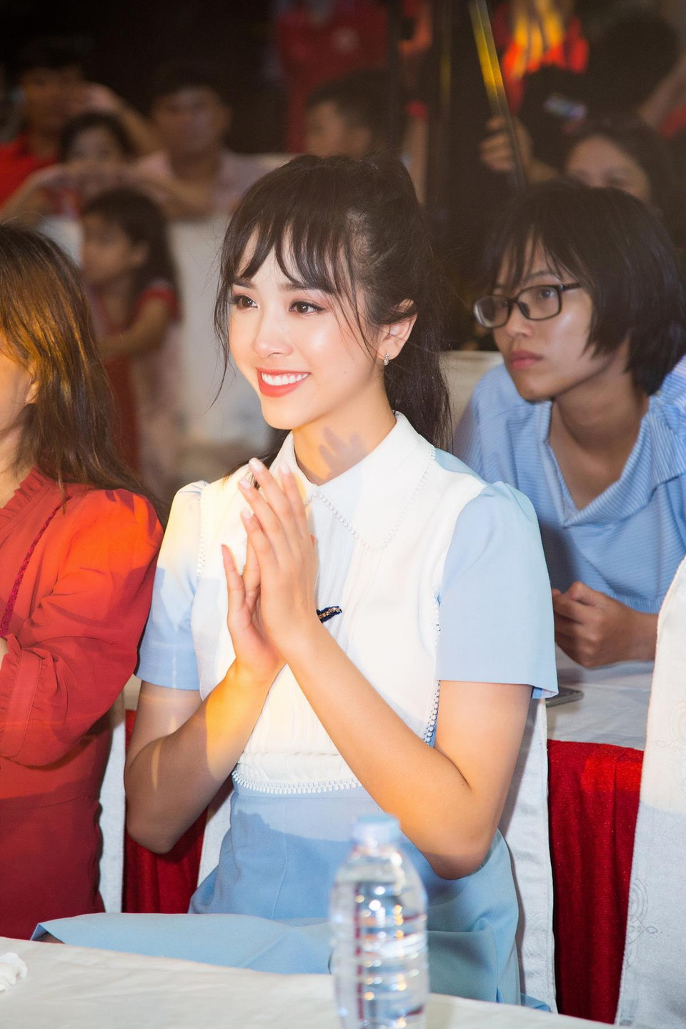 Sau khi hoàn thành chương trình học Đại học, Á hậu Thúy An đã trở lại, khán giả được thấy nàng Á hậu ngọt ngào, duyên dáng trong nhiều hoạt động hơn và trầm trồ bởi sự thay đổi của cô. Thúy An hiện đã trưởng thành hơn, nhan sắc đã chín muồi cho đấu trường nhan sắc quốc tế. (Ảnh: CTV/Vietnam+)