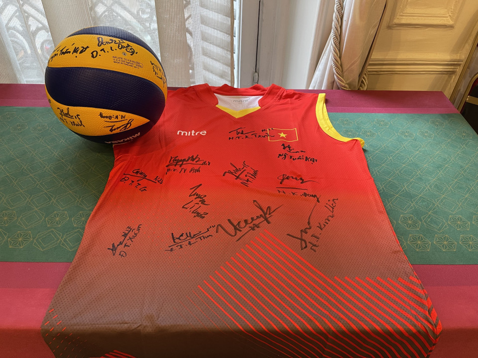 Đội tuyển Bóng chuyền Nữ Việt Nam đến thủ đô Paris tham dự Giải Bóng chuyền Nữ thế giới Challenger Cup 2023. (Ảnh: Nguyễn Thu Hà/TTXVN)