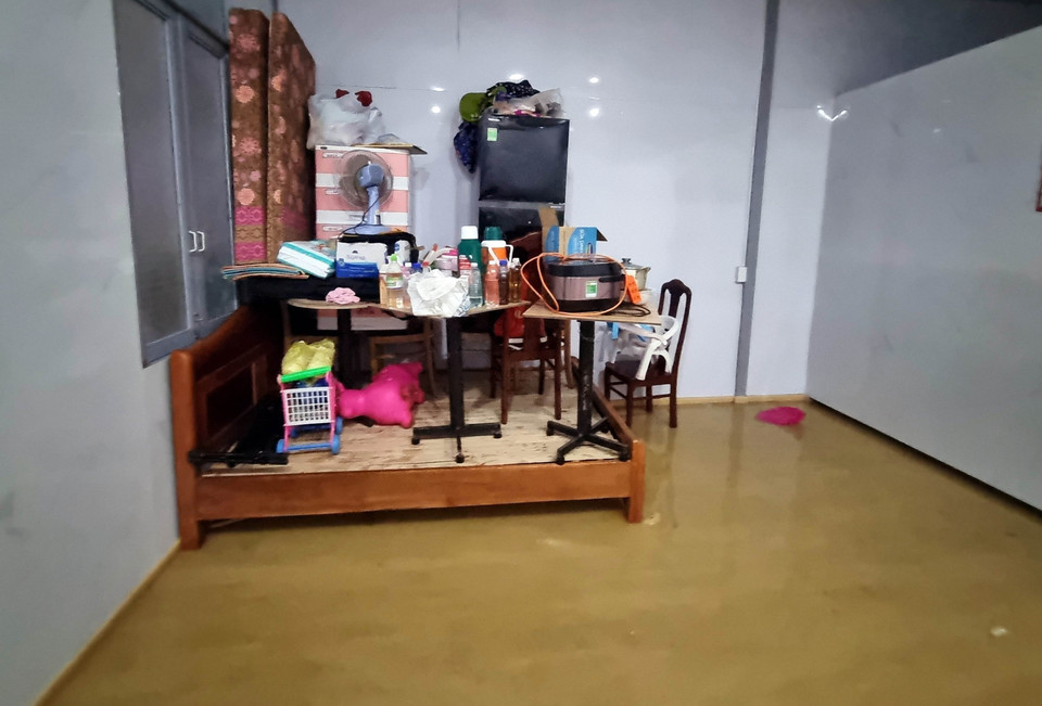 Nhà của nhiều hộ dân ở thành phố Gia Nghĩa (Đắk Nông) đã bị ngập sâu do mưa lớn kéo dài.(Ảnh: TTXVN phát)