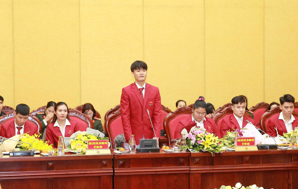 Đại diện vận động viên thể thao Công an nhân dân đạt thành tích xuất sắc tại SEA Games 30 phát biểu. (Ảnh: Doãn Tấn/TTXVN)