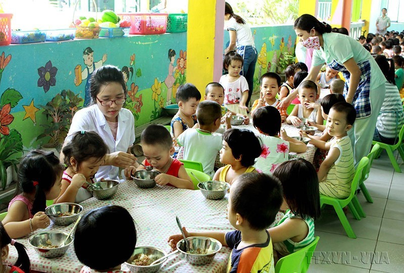 Quận Sơn Trà (Đà Nẵng) huy động nhiều nguồn lực đầu tư cơ sở vật chất phục vụ việc giám sát phòng bệnh, chế độ dinh dưỡng và an toàn thực phẩm tại các trường học trên địa bàn quận. (Ảnh: Dương Ngọc/TTXVN)