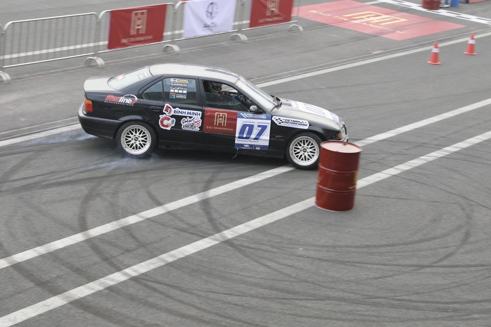 Xe tham gia đua tại Giải vô địch Motorkhana Việt Nam 2021.(Ảnh: Minh Quyết/TTXVN)