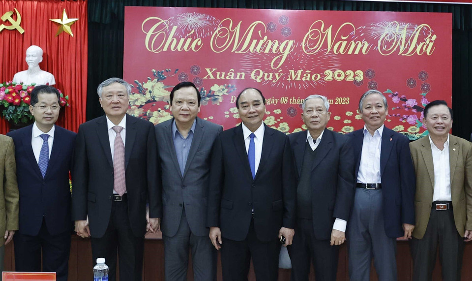 Chủ tịch nước Nguyễn Xuân Phúc và các đại biểu tại buổi gặp mặt. (Ảnh: Thống Nhất/TTXVN)