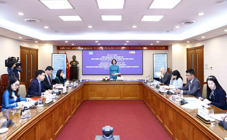 Tổng Giám đốc Thông tấn xã Việt Nam Vũ Việt Trang phát biểu tại lễ ký. (Ảnh: An Đăng/TTXVN)