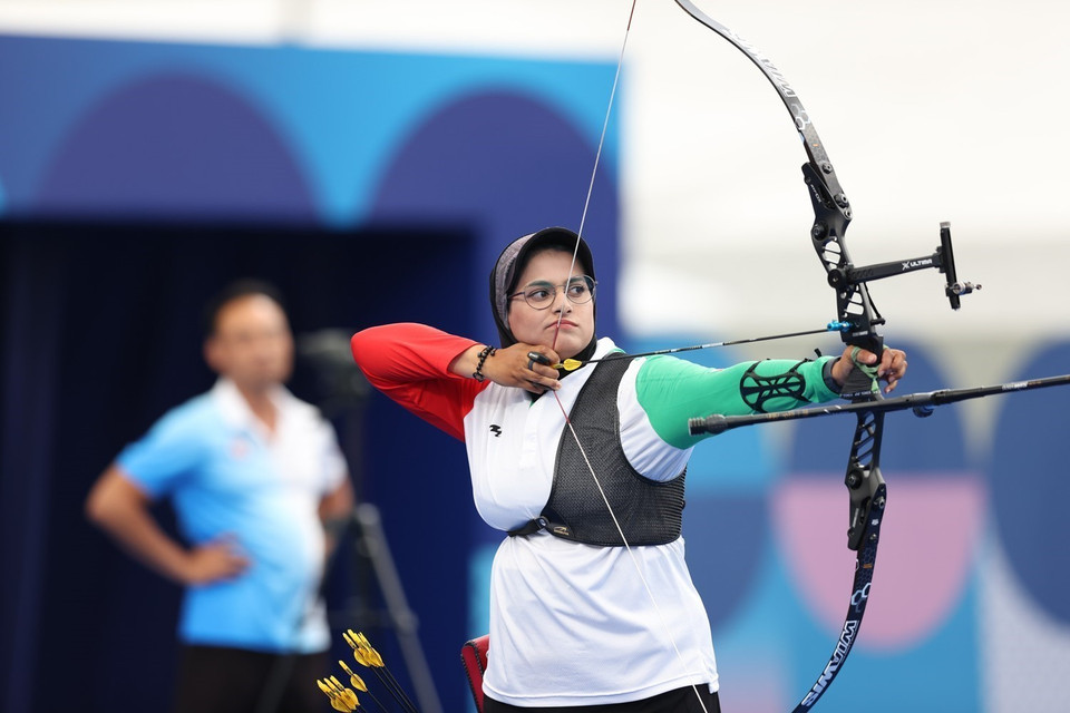 Cung thủ Mobina Fallah (Iran). (Ảnh: Hoàng Linh/TTXVN)