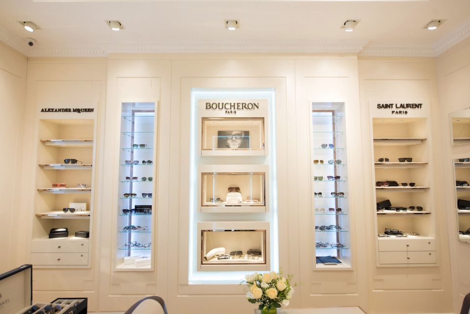 Những thiết kế ‘đinh’ vốn chỉ được các hãng hạn chế đặt trong những cửa hiệu đầu bảng, tại các kinh đô hàng hiệu lớn thì nay đều có thể tìm thấy trong biệt thự hàng hiệu này