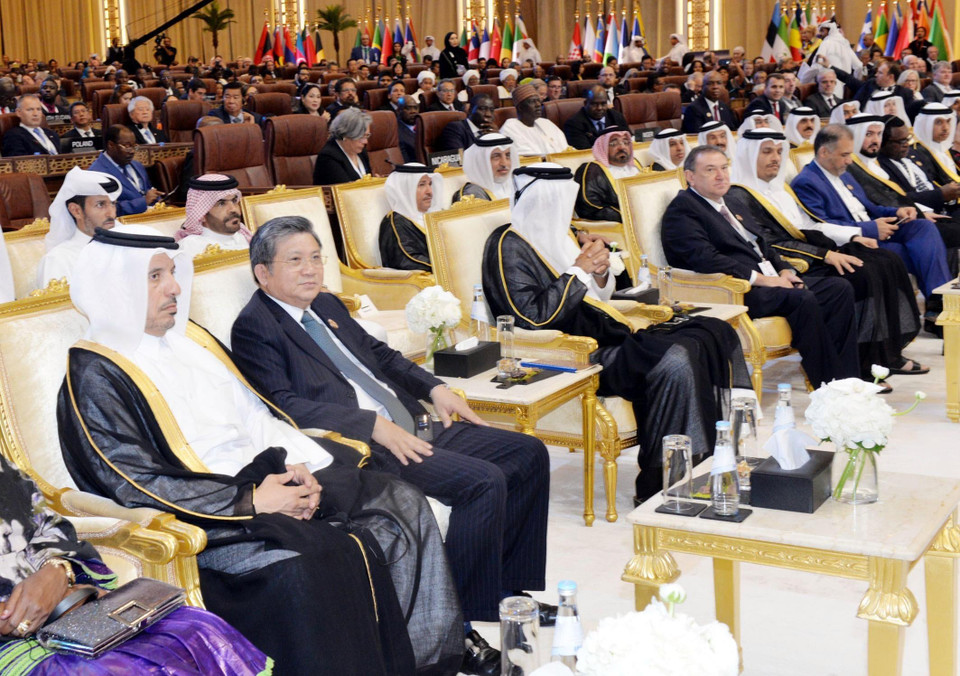 Ông Nguyễn Văn Giàu, Phó Chủ tịch IPU, Chủ nhiệm Ủy ban Đối ngoại của Quốc hội và các đại biểu dự phiên khai mạc. (Ảnh: Trọng Đức/TTXVN)