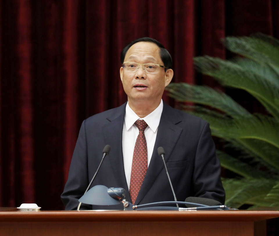 Ông Trần Quang Phương, Ủy viên Trung ương Đảng, Phó Chủ tịch Quốc hội trình bày báo cáo tại hội nghị. (Ảnh: Phương Hoa/TTXVN)