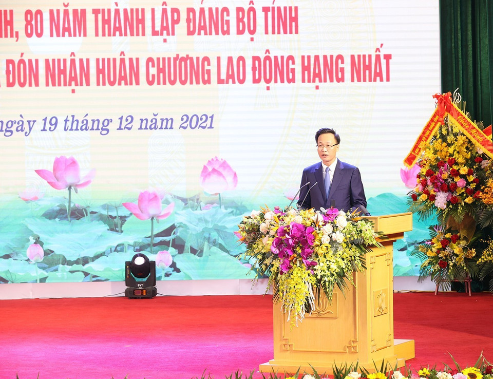 Ông Nguyễn Hữu Nghĩa, Ủy viên Trung ương Đảng, Bí thư Tỉnh ủy Hưng Yên đọc diễn văn tại Lễ kỷ niệm. (Ảnh: Trí Dũng/TTXVN)