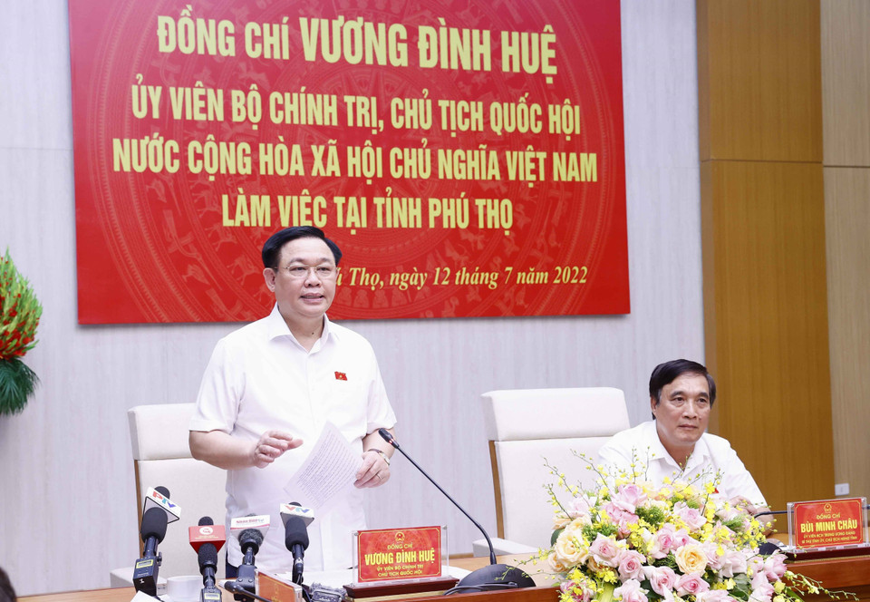 Chủ tịch Quốc hội Vương Đình Huệ phát biểu tại buổi làm việc. (Ảnh: Doãn Tấn/TTXVN)