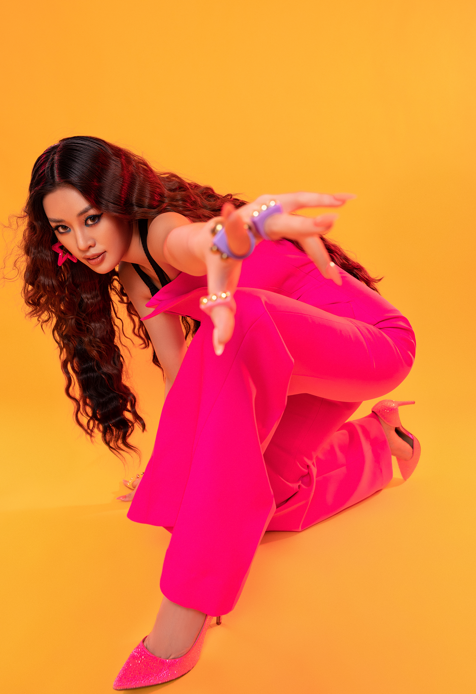 Hoa hậu Khánh Vân muốn tập trung vào những điều tốt đẹp đang chờ đợi ở tương lai. Cô muốn cứ sống vui, sống khoẻ, tận hưởng tuổi thanh xuân ‘chỉ nở một lần’ đối với phụ nữ. (Ảnh: CTV/Vietnam+)