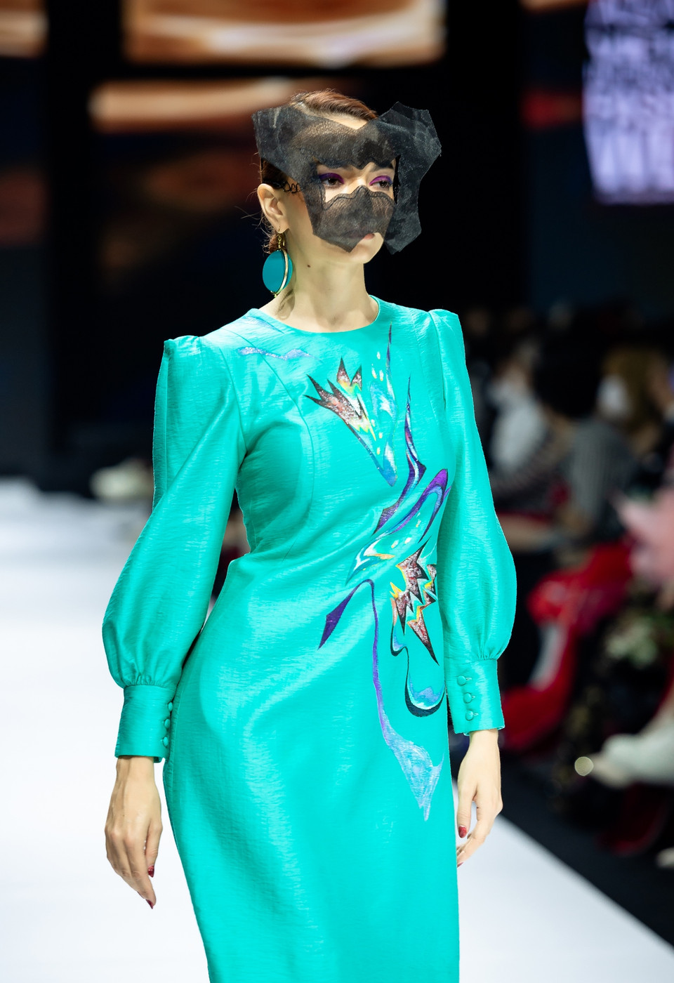 Tiny Ink Hoàng Quyên tiếp tục sử dụng cấu trúc phồng làm chủ đạo trong toàn bộ thiết kế của cô. (Ảnh: CTV/Vietnam+)