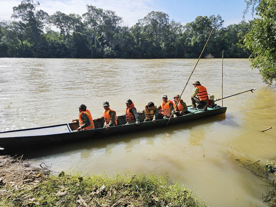 Các lực lượng chức năng triển khai tìm kiếm bay quân sự Yak-130 bị tai nạn tại Vườn Quốc gia Yok Đôn. (Ảnh: Tuấn Anh/TTXVN)